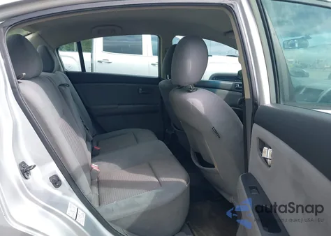 2008 Nissan Sentra 2.0S z USA, uszkodzony, nr VIN 3N1AB61E58L721850